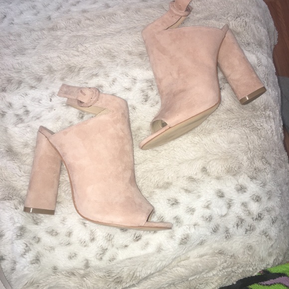 Kendall + Kylie heels - Picture 2 of 5
